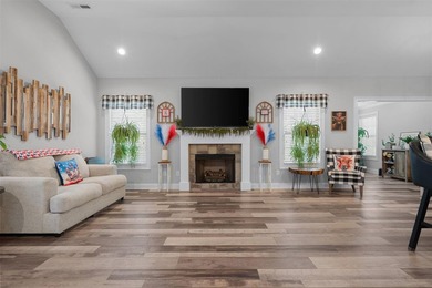 Convenience, low maintenance living, and an unbeatable in town - photo 3