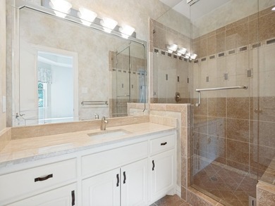 Experience unparalleled luxury in this magnificent 5 bedroom, 5 - photo 21