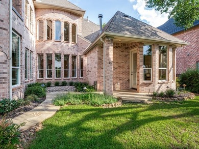 Experience unparalleled luxury in this magnificent 5 bedroom, 5 - photo 36