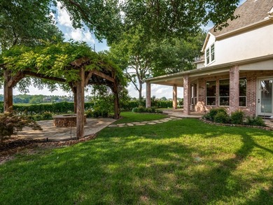 Experience unparalleled luxury in this magnificent 5 bedroom, 5 - photo 37