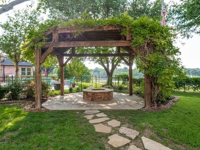 Experience unparalleled luxury in this magnificent 5 bedroom, 5 - photo 39