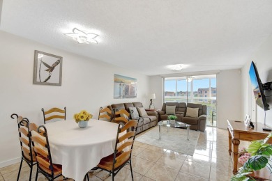 Lake Condo For Sale in Sunrise, Florida