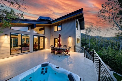 Sophisticated mountain living meets enviable in-town convenience - photo 4