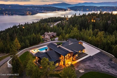 Arriving through a private gated hillside enclave just east of - photo 4