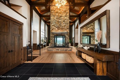 Arriving through a private gated hillside enclave just east of - photo 10