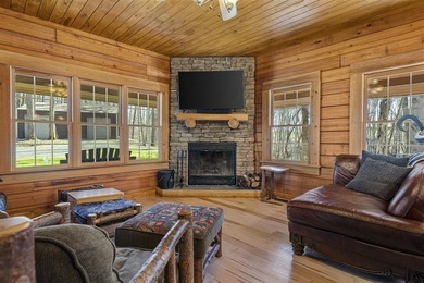 Perfect dual lifestyle of lake life and everyday living made - photo 4