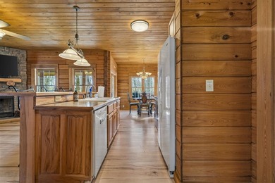 Perfect dual lifestyle of lake life and everyday living made - photo 8