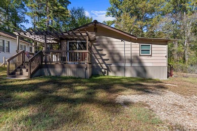 Escape to the lake with this charming and fully renovated - photo 7