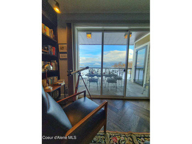 Experience the textures and warmth of refined waterfront living - photo 11