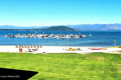 Experience the textures and warmth of refined waterfront living - photo 24