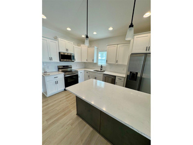 Almost new 4 Bed/ 2.5 Bath home in one of the most desired areas - photo 6