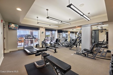 Experience the textures and warmth of refined waterfront living - photo 32