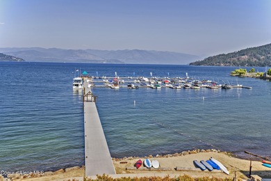 Experience the textures and warmth of refined waterfront living - photo 37