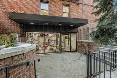 Welcome to this bright and inviting 1 bedroom CONDO in the heart - photo 1