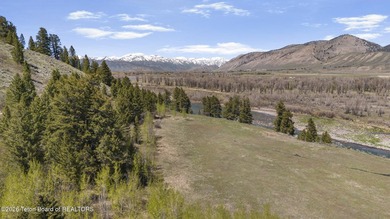 This 17.77 acre Snake River private estate offers a rare - photo 14