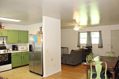 Escape to the lake without sacrificing comfort! This - photo 6