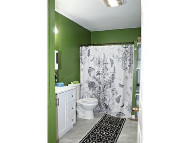 Escape to the lake without sacrificing comfort! This - photo 8