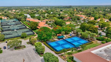 Fantastic location for the golfer(s) in the family - just steps - photo 28