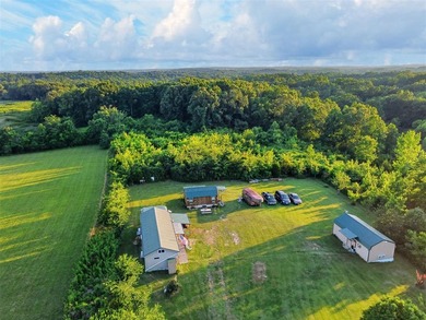 Tiny home on 3 plus acres. Park like setting. Very private - photo 1