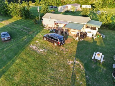 Tiny home on 3 plus acres. Park like setting. Very private - photo 2