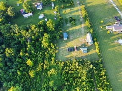 Tiny home on 3 plus acres. Park like setting. Very private - photo 3