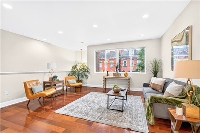 Welcome to this thoughtfully designed and beautifully appointed - photo 8