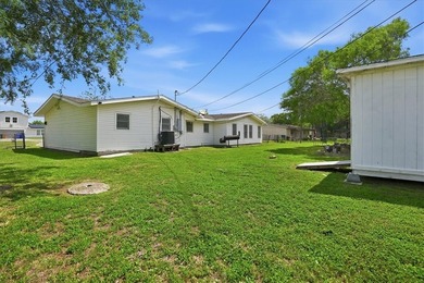 Welcome to this well-maintained 3-bedroom, 1.5-bath home in - photo 17