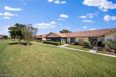 Gorgeous and UPDATED THREE BEDROOM, 2 BA, 2 Car Garage Villa in - photo 22