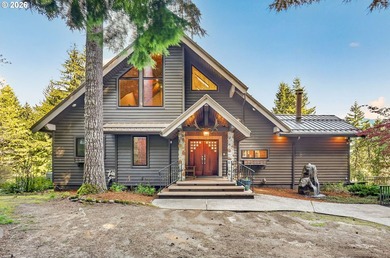 Gorgeous custom chalet on 20 secluded acres with stunning Mount - photo 2