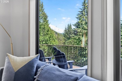 Gorgeous custom chalet on 20 secluded acres with stunning Mount - photo 6
