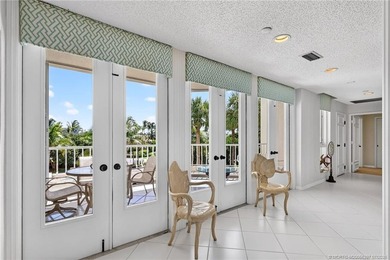 Enjoy oceanfront living in this sunny and bright three-bedroom - photo 16