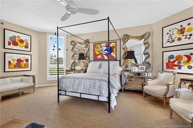 Enjoy oceanfront living in this sunny and bright three-bedroom - photo 19