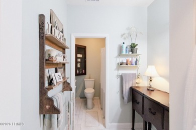 Welcome to 10 Mariners Court, a beautifully renovated gem - photo 22