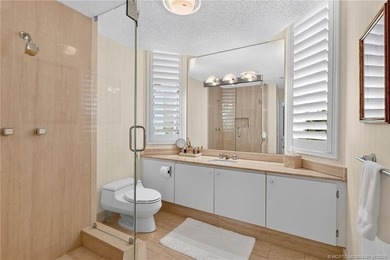 Enjoy oceanfront living in this sunny and bright three-bedroom - photo 23