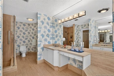 Enjoy oceanfront living in this sunny and bright three-bedroom - photo 31
