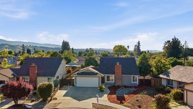 50K PRICE REDUCTION. Gorgeous move-in ready 4-bedroom, 2-bath - photo 35