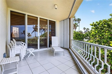 Enjoy oceanfront living in this sunny and bright three-bedroom - photo 37
