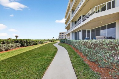 Enjoy oceanfront living in this sunny and bright three-bedroom - photo 39