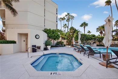 Enjoy oceanfront living in this sunny and bright three-bedroom - photo 44
