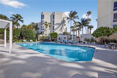 Enjoy oceanfront living in this sunny and bright three-bedroom - photo 46