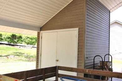 DOCK,LAKE FRONT & AMAZING YR ROUND LAKE VIEWS,* OK,4 BR/4 BA - photo 49