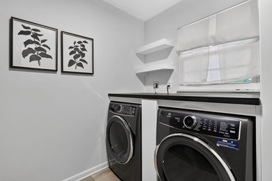 Welcome to this beautifully updated 3-bedroom, 2-bathroom - photo 19