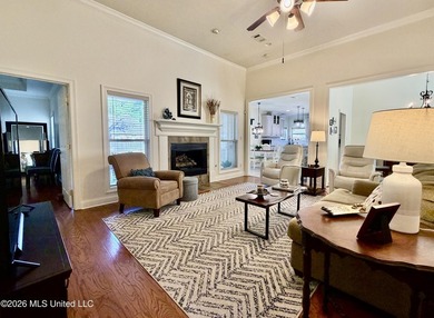 Gorgeous, pristine, and move-in ready! 4 Bed, 2 1/2 bath in - photo 11