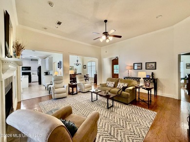 Gorgeous, pristine, and move-in ready! 4 Bed, 2 1/2 bath in - photo 15