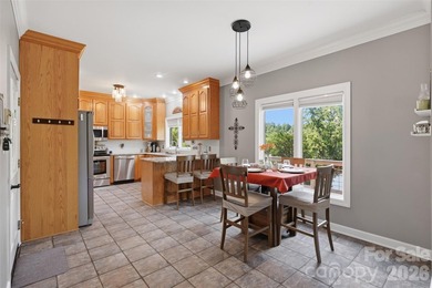 Tucked away in the back of a quiet cove, this stunning 3-bedroom - photo 22