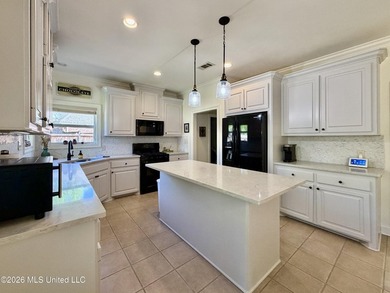 Gorgeous, pristine, and move-in ready! 4 Bed, 2 1/2 bath in - photo 24