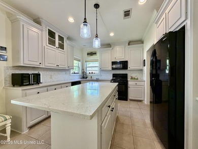 Gorgeous, pristine, and move-in ready! 4 Bed, 2 1/2 bath in - photo 26