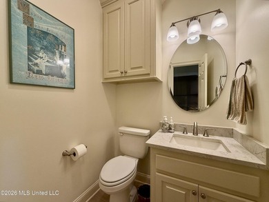 Gorgeous, pristine, and move-in ready! 4 Bed, 2 1/2 bath in - photo 29