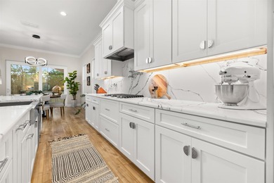 Nestled in a small, private waterfront community on canal - photo 31