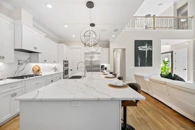 Nestled in a small, private waterfront community on canal - photo 32
